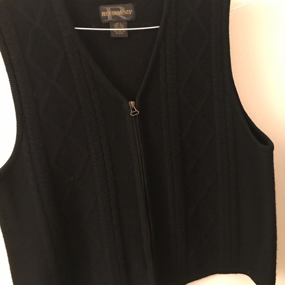 Requirements women’s sleeveless zip up vest large